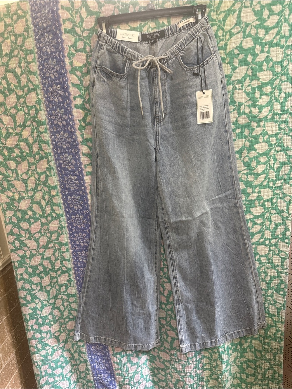 Judy Blue Featherweight Flow Palazzo Jeans - Picture 2 of 7